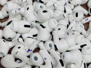 Thời trang Hi-tech - Choáng với lượng AirPods nhái kỷ lục bị thu giữ