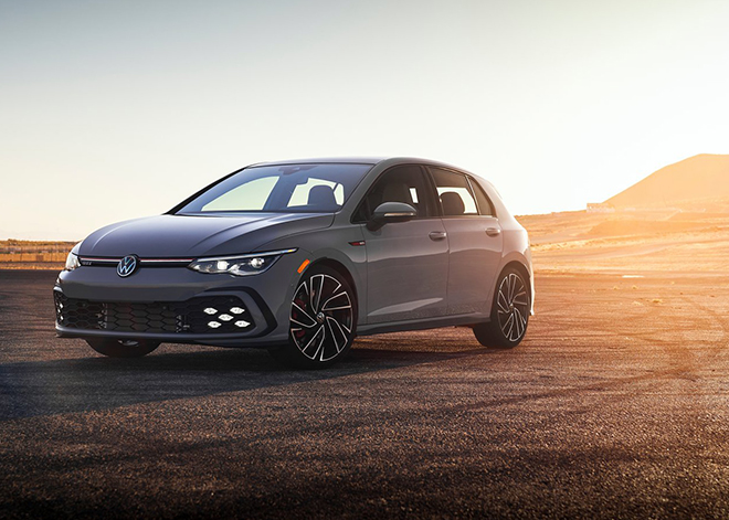 Ra mắt Volkswagen Golf GTI 2022, phả hơi nóng lên Mazda3 và Ford Focus - 1