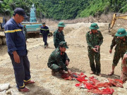 Phát hiện chăn đắp, vật dụng nghi của nạn nhân Rào Trăng 3 cách điểm sạt lở 3,5km