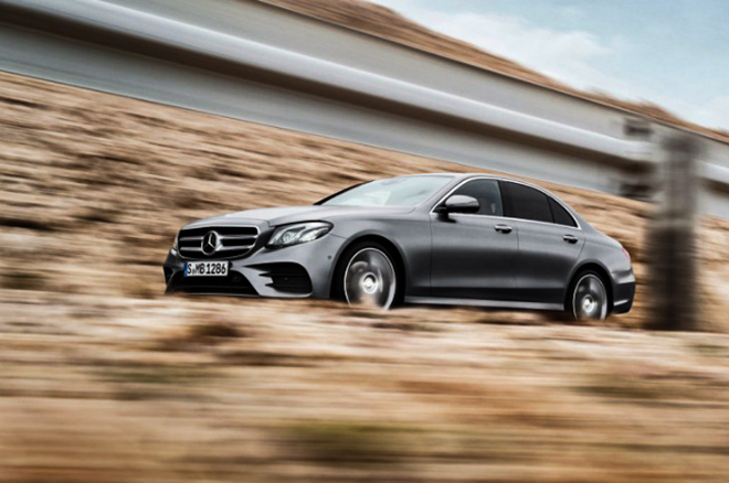 Mercedes-Benz triệu hồi loạt xe E-Class vì lỗi cảm biến sau - 1