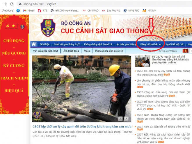 Từ 21/7, người dân hoàn toàn hoàn thiện thủ tục đăng ký, khai báo phương tiện online thông qua Chuyên mục “Đăng ký, khai báo phương tiện”&nbsp; (khoanh đỏ) trên Cổng thông tin điện tử csgt.vn.