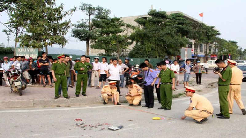 Lực lượng công an khám nghiệm hiện trường vụ án mạng (ảnh minh họa)