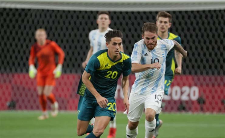 Olympic Argentina đang chơi khá thất thế trước đối thủ dưới cơ