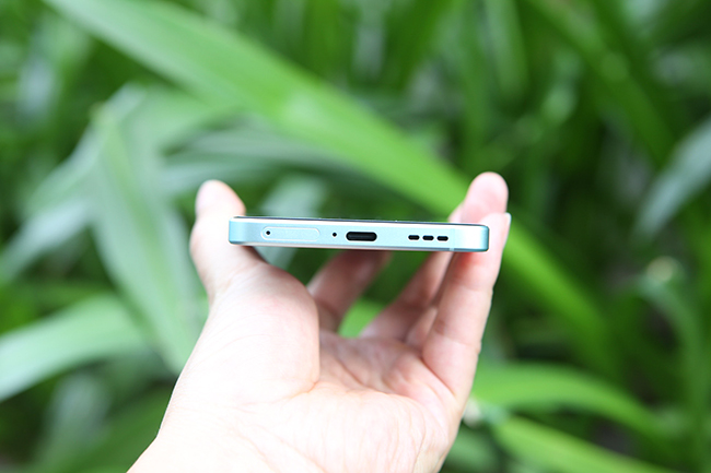 OPPO Reno6 được trang bị viên pin lớn 4.300mAh cùng với Sạc siêu nhanh SuperVOOC 65W 2.0.
