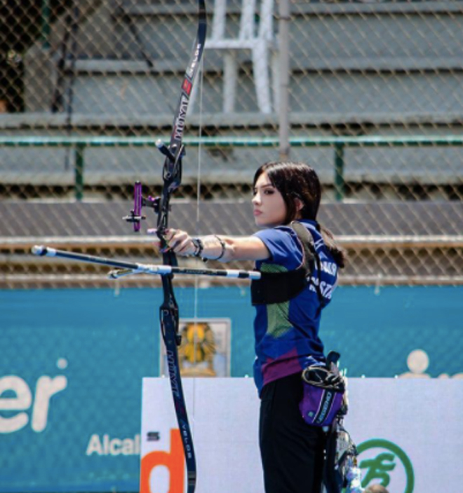 Valentina Acosta Giraldo "thánh nữ" bắn cung