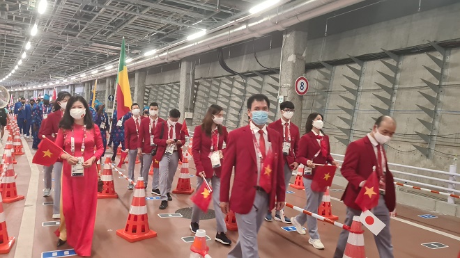 Lễ khai mạc Olympic Tokyo 2020: Đoàn Việt Nam diễu hành cùng bạn bè 5 châu - 1