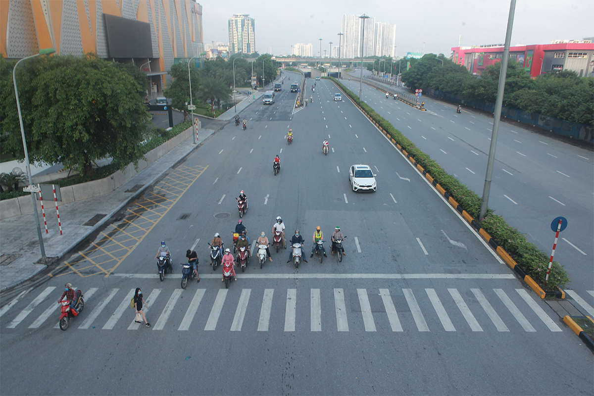 Hầm chui Đại Lộ Thăng Long – Trần Duy Dưng.