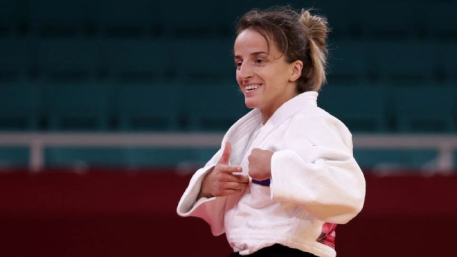 Distria Krasniqi (Judo) mang về tấm huy chương vàng đầu tiên cho đoàn Kosovo ở Olympic Tokyo