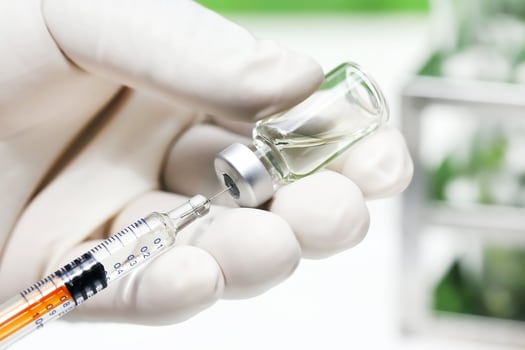Tiêm vắc-xin COVID-19 có thể giúp chấm dứt đại dịch.