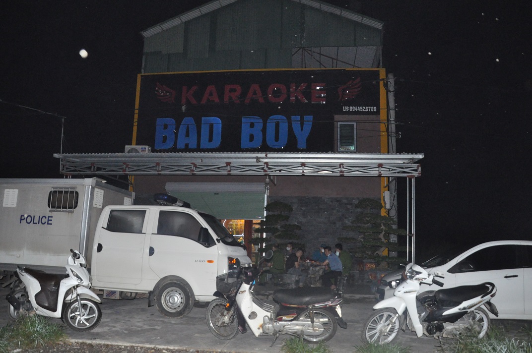 Lực lượng công an đột kích quán karaoke Bad boy lúc rạng sáng