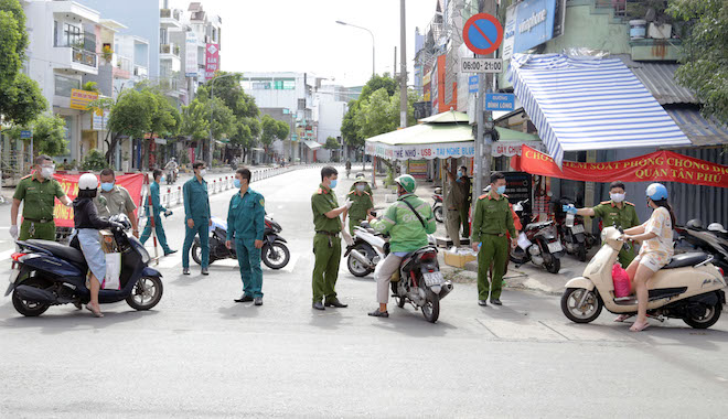 Những trường hợp cố tình vi phạm quy định phòng, chống dịch COVID-19 sẽ bị xử lý nghiêm. (Ảnh minh họa)