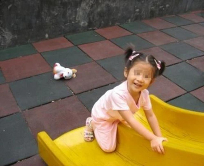 Người phụ nữ đau đớn tột cùng khi biết những chuyện con gái phải trải qua. Ảnh minh họa