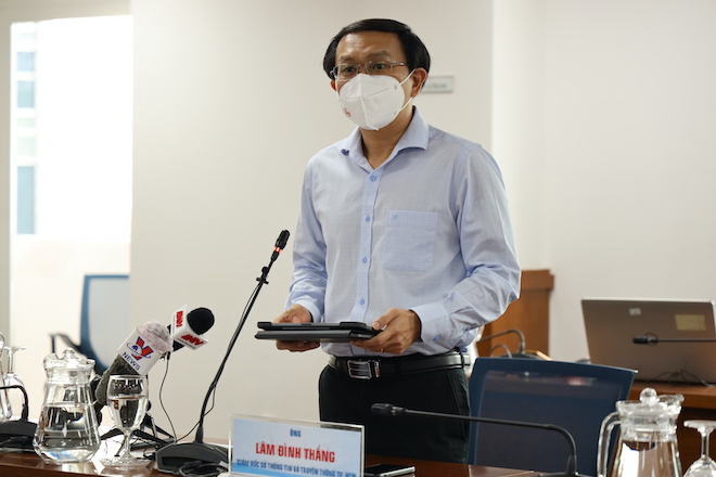 Giám đốc Sở TT&amp;TT&nbsp;Lâm Đình Thắng phát biểu tại họp báo. (Ảnh: Huyền Mai/Trung tâm Báo chí TP.HCM)