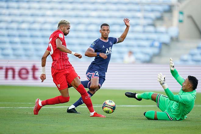 Trận giao hữu giữa Sevilla (áo đỏ) với PSG diễn ra hấp dẫn