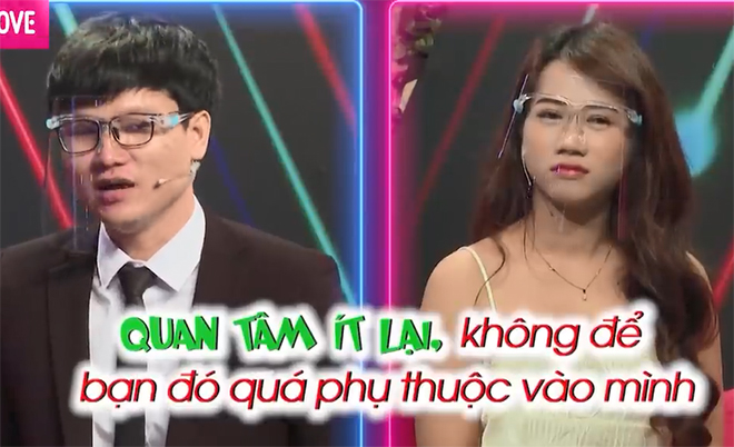 Với 3 mối tình sâu sắc trong suốt 10 năm, Thiên Vũ nói rằng: “Em sẽ rút kinh nghiệm yêu thương và quan tâm ít lại để bạn gái không quá phụ thuộc vào mình. Công việc của em rất nhiều, rảnh thì em chăm sóc người yêu. Lúc có công việc em bị cuốn vào khiến bạn gái nghĩ rằng em thay đổi. Mối tình đầu 6 năm của em chia tay cũng vì quá hiểu nhau. Cô ấy biết được nhược điểm của em nên khi cãi nhau đã lấy điểm yếu đó làm tổn thương em”.