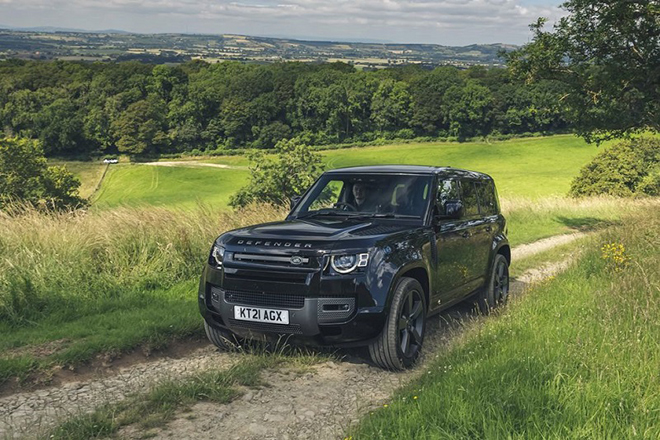 Land Rover Defender 2022 sẽ có bản SVR hiệu suất cao đấu Mercedes-AMG G63 - 3