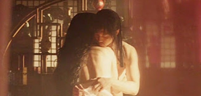 Ngoài cảnh bán nude, nữ diễn viên không ngại ngại diễn cảnh nóng với tài tử Kim Nam Gil. Đây cũng là bộ phim hiếm hoi người hâm mộ thấy Kim Gyu Ri diễn cảnh tình tứ táo bạo thế này.
