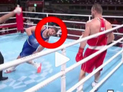 Thể thao - Đáng sợ Boxing Olympic: Võ sĩ bị đấm liêu xiêu trước khi ngã bất động