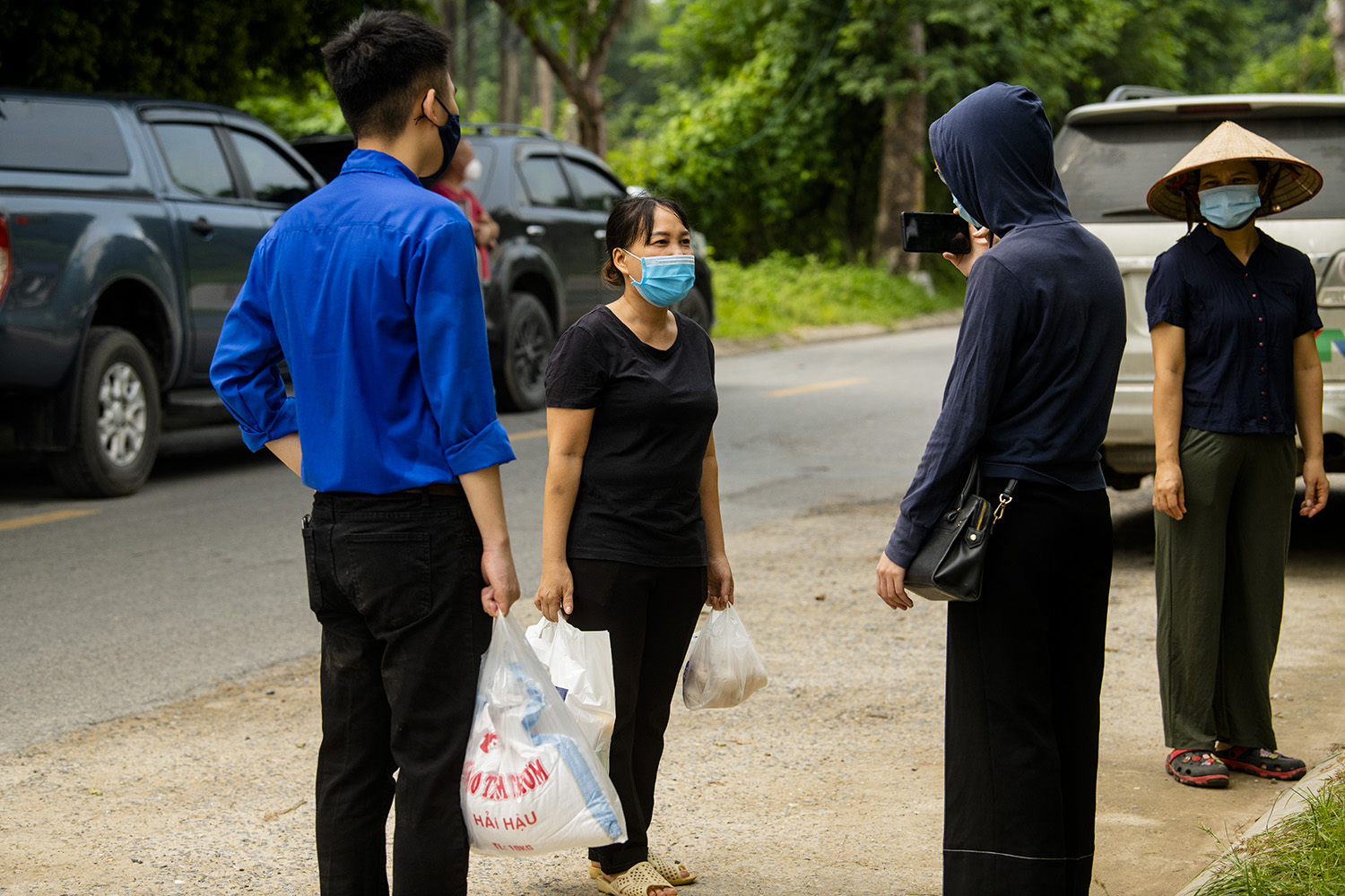 Đây là mô hình siêu thị 0 đồng nằm trong chiến dịch Hà Nội Trái Tim Hồng, chương trình do Thành Đoàn - Hội Sinh viên&nbsp;TP Hà Nội phối hợp với các đơn vị thử nghiệm để nhân rộng ra nhiều địa điểm.