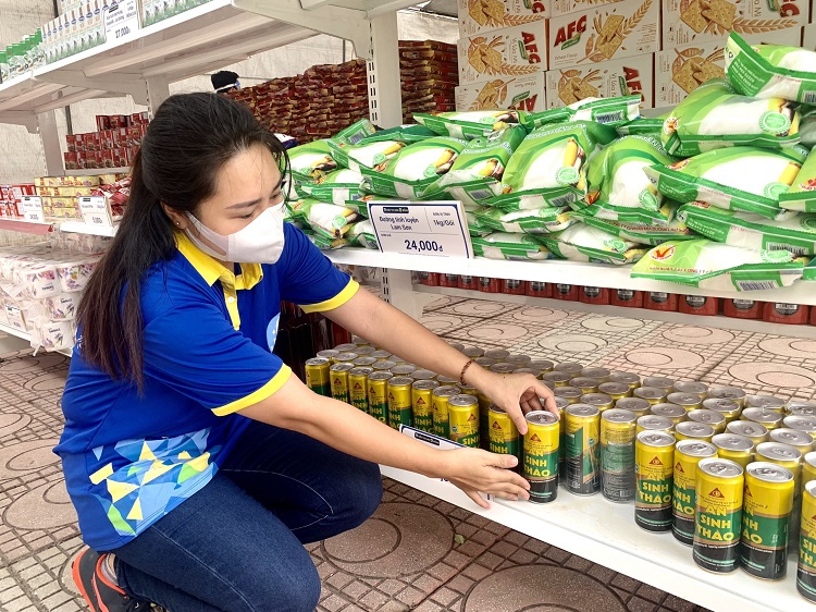 Trong tuần này, ban tổ chức dự kiến sẽ thí điểm thêm 3 điểm siêu thị, sau đó nhân rộng hơn 20 điểm trên khắp địa bàn TP.Hà Nội với hàng chục nghìn “Phiếu quà tặng” phát ra.