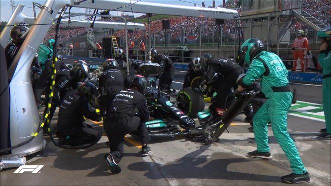 Hamilton pit và Ocon chính thức dẫn đầu Hungarian GP