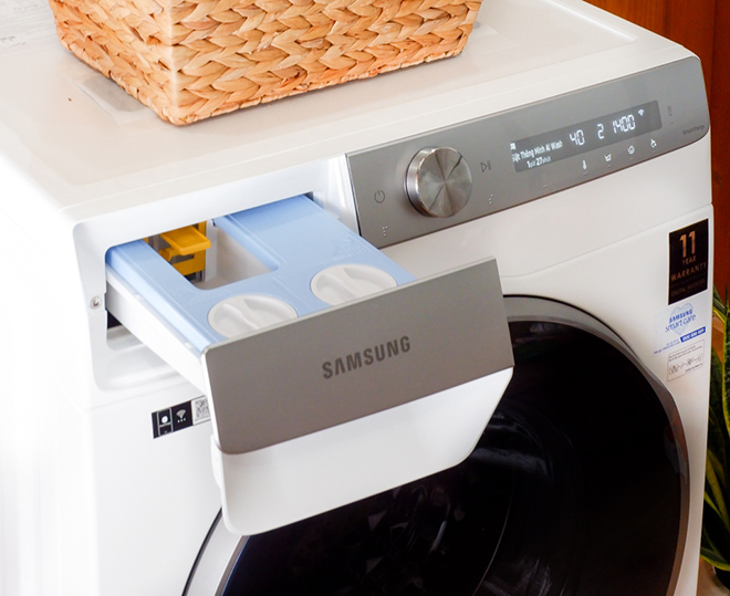 Máy giặt thông minh Samsung AI có chế độ điều chỉnh thông minh.