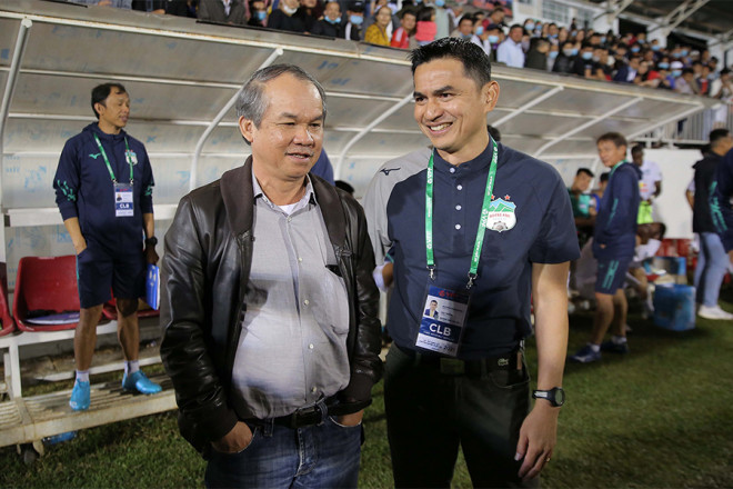 V-League nghỉ quá lâu, bầu Đức cấp phép cho HLV Kiatisak về Thái Lan nghỉ ngơi. Ảnh: PHƯƠNG NGHI