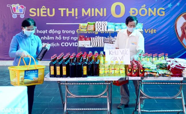 Từ mùa dịch năm ngoái cho tới nay, đã có rất nhiều “Gian hàng 0 đồng” được mở tại TP.HCM, các tỉnh miền Tây.
