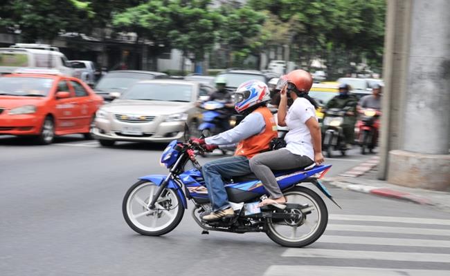 Ngoài tiền chiết khấu từ công ty, nếu đạt đủ điểm thì bạn sẽ được nhận thêm tiền thưởng. Trung bình, một shipper công nghệ làm việc toàn thời gian kiếm được từ 6 - 10 triệu/tháng.
