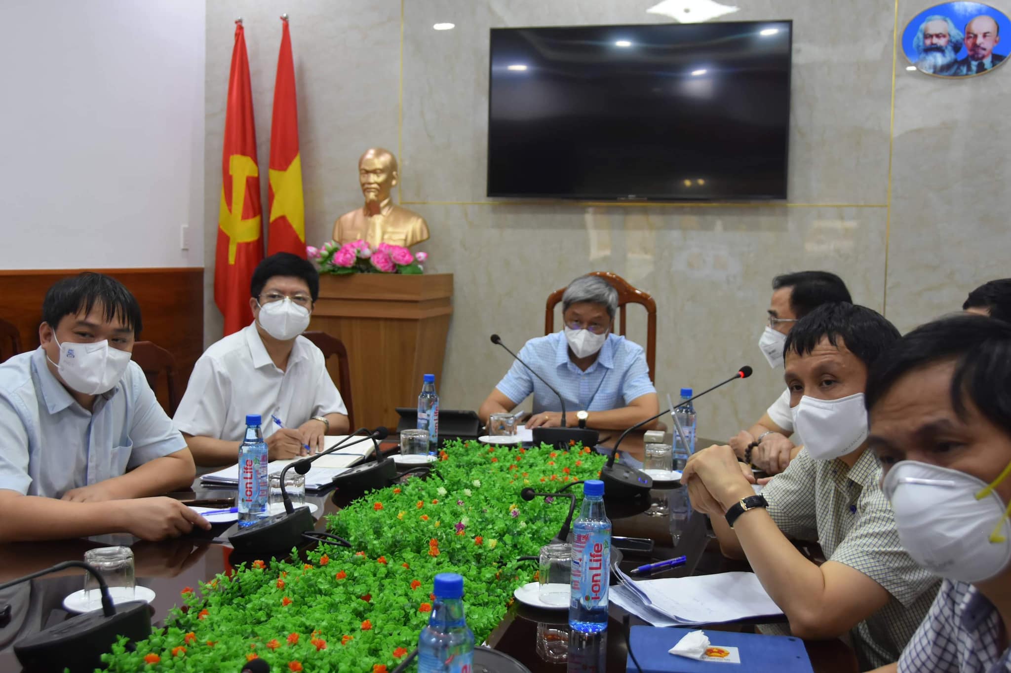 Thứ trưởng Nguyễn Trường Sơn chủ trì cuộc họp về tiến độ thiết lập các trung tâm hồi sức tích cực tại TP.HCM.