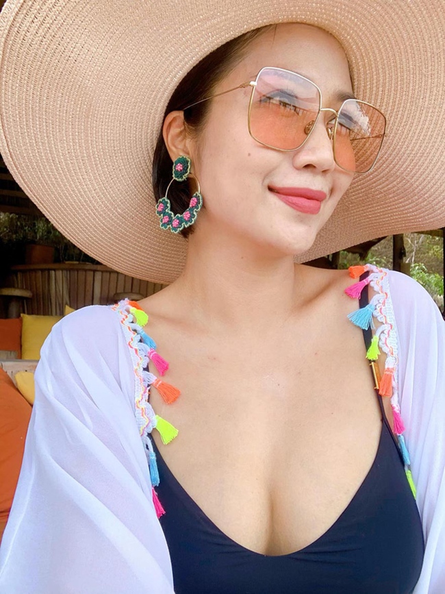 Ngoài đời, MC sinh năm 1984 có gu thời trang nóng bỏng. Thỉnh thoảng, Ốc Thanh Vân mới khoe ảnh diện bikini trên mạng xã hội.
