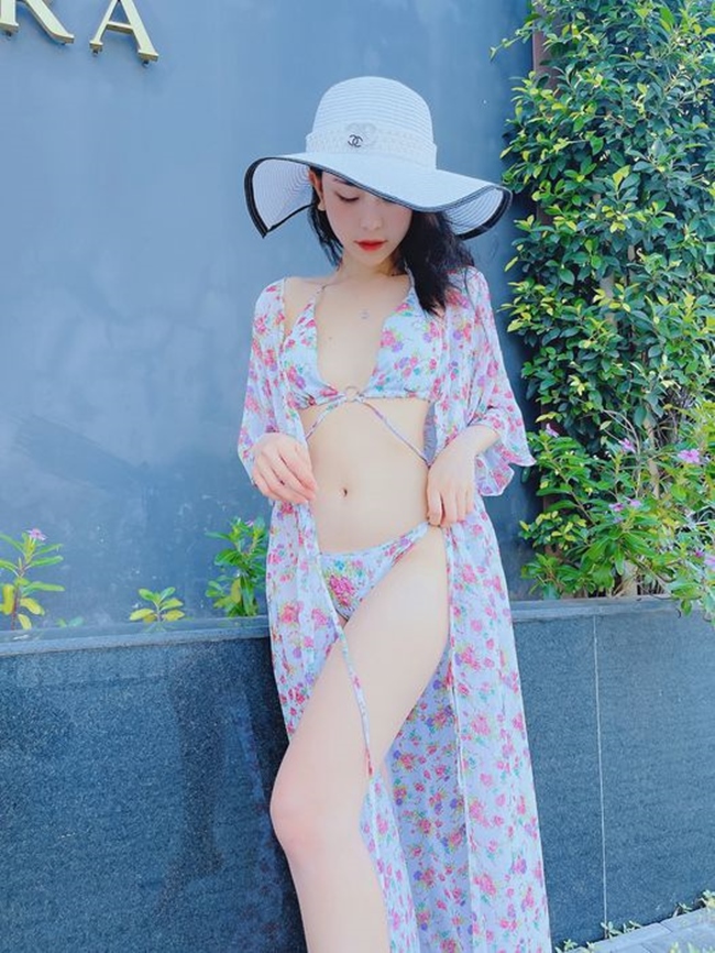 Hot girl 10X&nbsp;là một người mẫu ảnh tự do. Thỉnh thoảng, cô tham gia diễn xuất nếu có vai diễn phù hợp.
