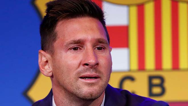 Messi bật khóc trong buổi họp báo chia tay Barcelona