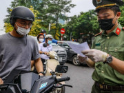 Tin tức trong ngày - &quot;Cơ quan Trung ương và thành phố không cần phường xác nhận giấy đi đường&quot;