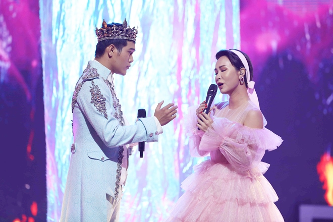 Uyên Linh gây bất ngờ với hình ảnh “khác xa” của bản thân,