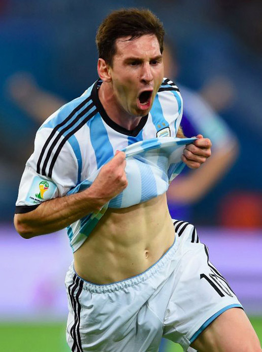 Lionel Messi đang trở thành huyền thoại đương đại của làng bóng đá thế giới.