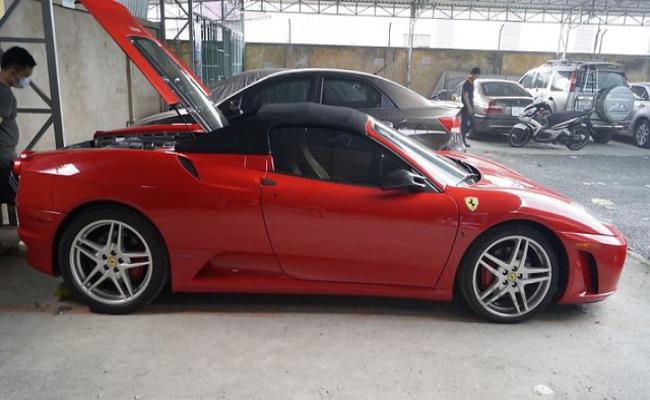 Trong 5 năm sản xuất, Ferrari F430 đã có nhiều phiên bản khác nhau: F430 Spider, F430 Challenge, F430 Scuderia và các phiên bản xe đua.
