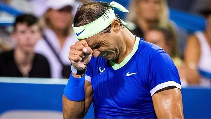 Hai ngày liên tiếp, Nadal bỏ liền 2 giải đấu lớn Rogers Cup và Cincinnati Masters vì chấn thương bàn chân trái
