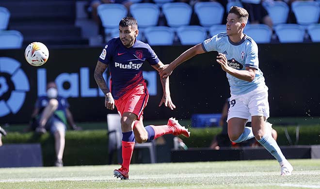 Atletico (áo sẫm) gặp không ít khó khăn trước Celta Vigo