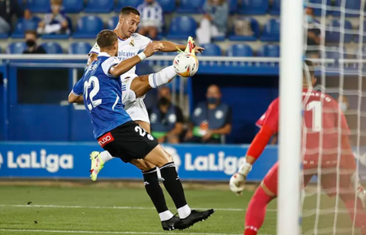 Hazard đang nỗ lực thể hiện mình trong màu áo Real Madrid