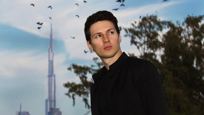 Theo Forbes, Pavel Durov phát triển Telegram miễn phí, cạnh tranh với các ứng dụng nhắn tin như WhatsApp do Facebook sở hữu.
