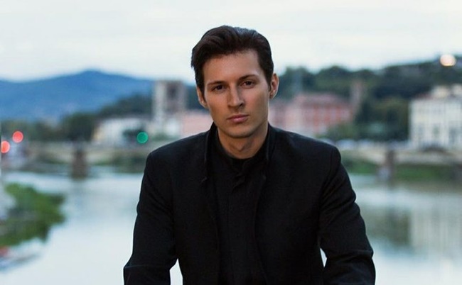 Pavel Durov cũng là người thành lập mạng xã hội Vkontakte ở Nga tương tự Facebook năm 22 tuổi. Năm 2015, anh bán 12% cổ phần của Vkontakte với giá 300 triệu USD.
