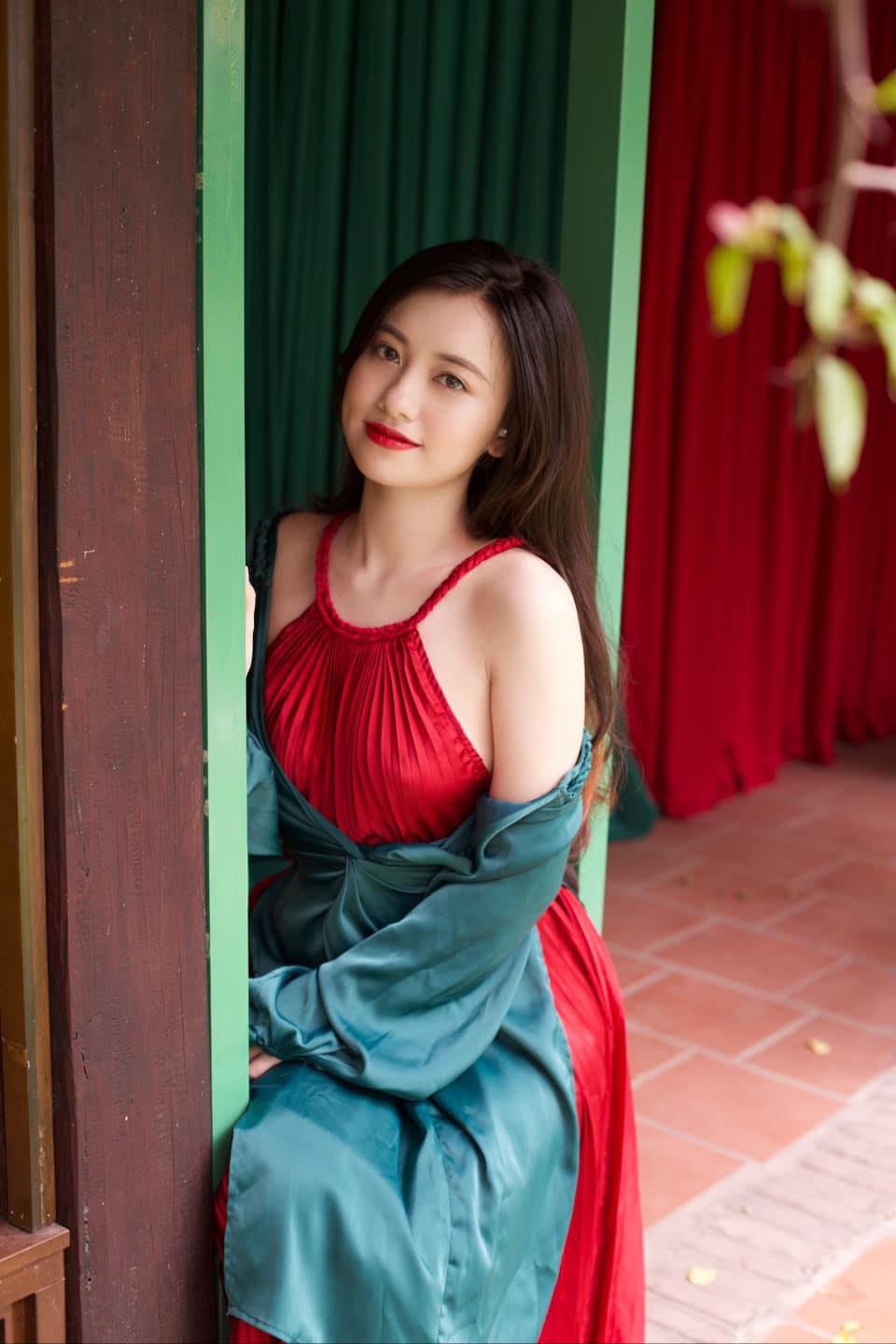 Phong cách thời trang nữ tính, đằm thắm của