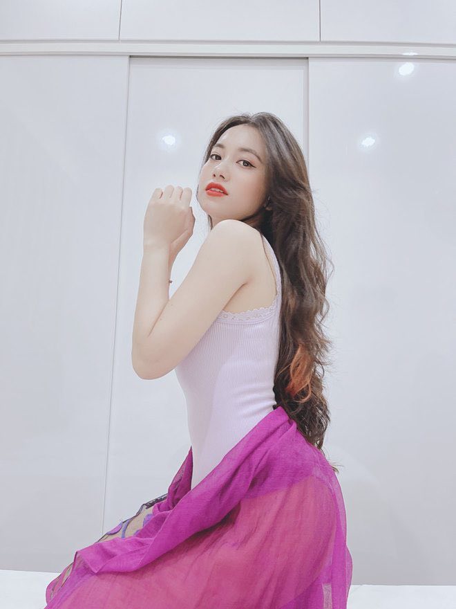 Phong cách thời trang nữ tính và đằm thắm của