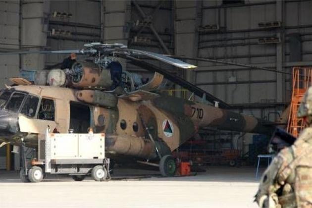 Một chiếc trực thăng vận tải hạng nặng bị Taliban tịch thu.