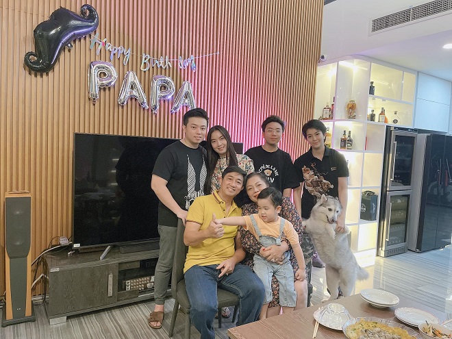 Gil Lê ở bên gia đình trong thời gian nghỉ dịch