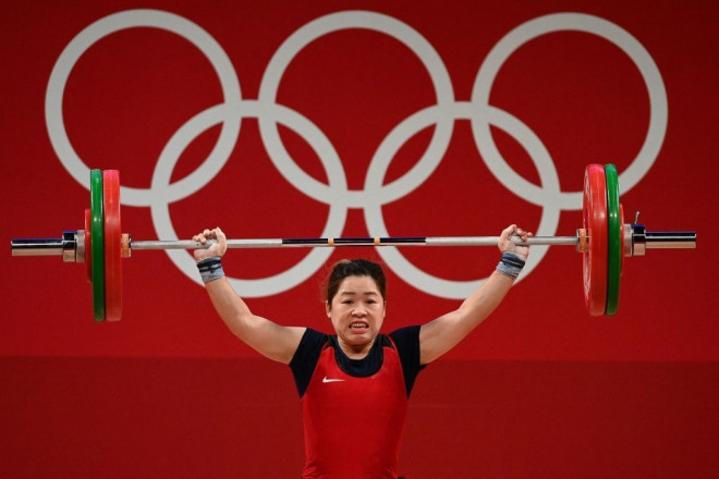 ...và Hoàng Thị Duyên đã đại diện cử tạ Việt Nam tranh tài tại Olympic Tokyo. ẢNH: GETTY