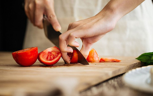 Khi bạn đói đừng tuyệt đối không nên ăn cà chua kẻo gây bệnh. Ảnh minh họa.