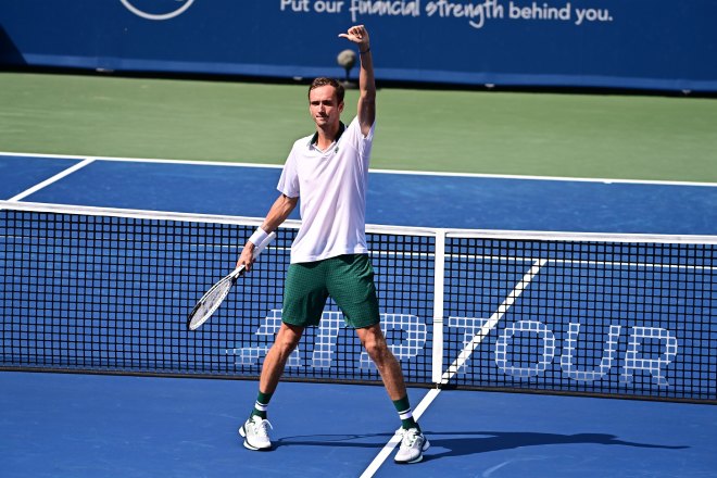 Tứ kết Cincinnati Open: Medvedev thắng siêu tốc, Zverev nhẹ nhàng vào bán kết - 1