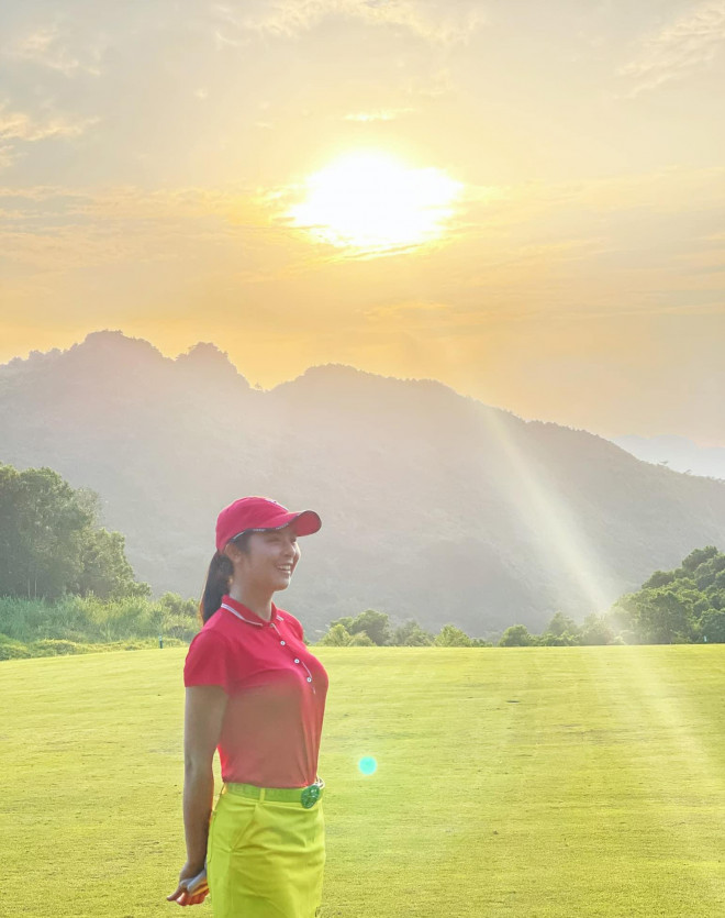 Thời trang đánh golf năng động mà vẫn quyến rũ của dàn Hoa hậu, Á hậu Việt - 3